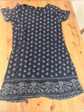 Fat face size 6 Navy Blue Floral Print Short Sleeve Simone Dress with pockets